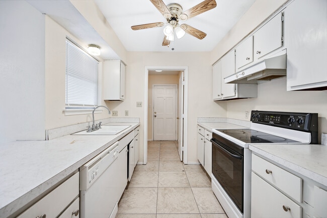 Photo - 4509 Altamesa Blvd Apartment