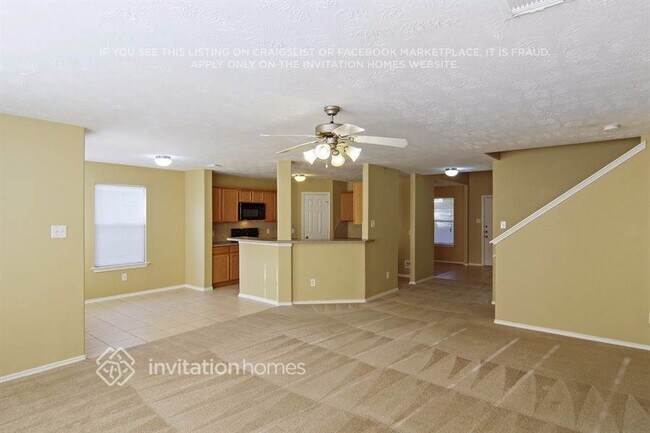 Foto del edificio - 15011 Roche Rock Dr