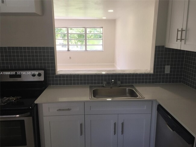 Foto del edificio - 1550 NE 191st St