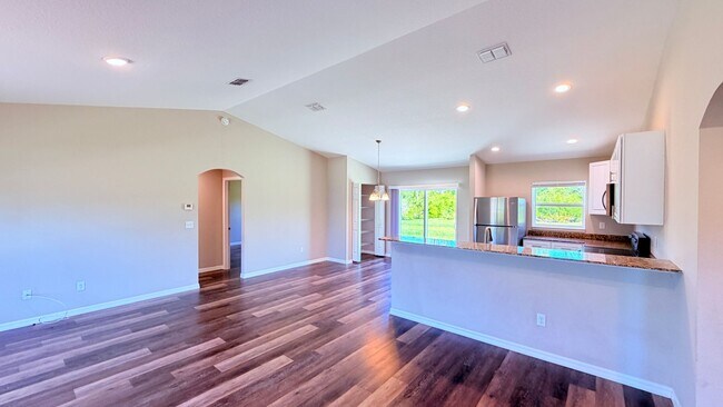 Foto del edificio - Lovely  3 Bedroom, 2 Bathroom Home in Ocala!!!