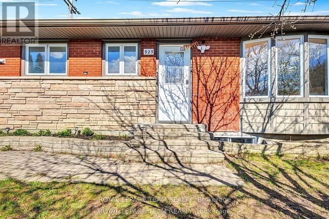 Photo du bâtiment - 925 Moorvale St