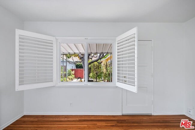 Building Photo - 4105 Irving Pl