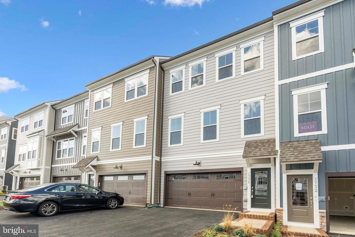 Foto principal - 1734 BLUE SPRUCE St
