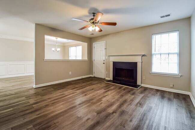 Foto del edificio - 2441 Wood Bend Ln