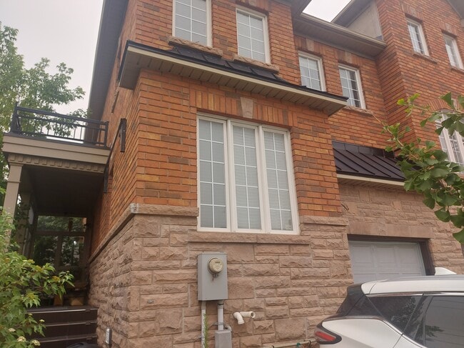 Building Photo - 700 Summeridge Dr