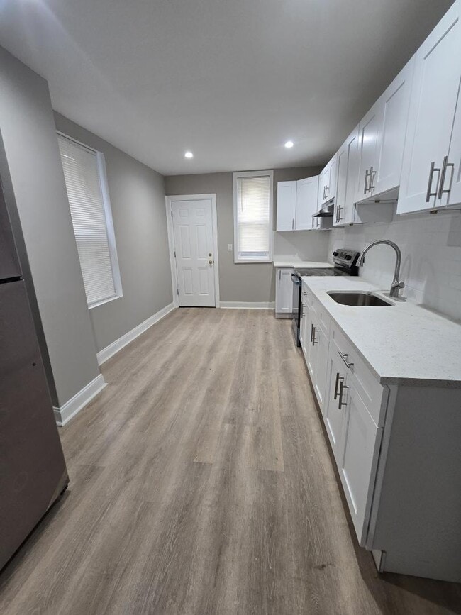 Building Photo - 2936 Tulip St