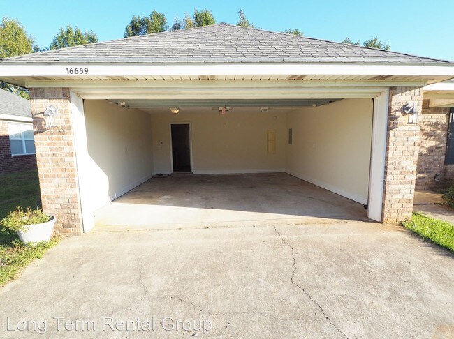 Building Photo - 3 br, 2 bath House - 16659 Vanilla Drive