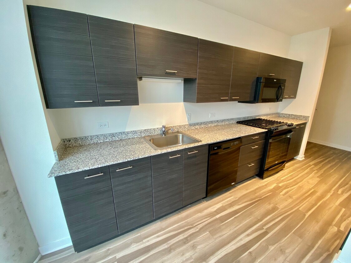 Foto principal - 61 W Superior St