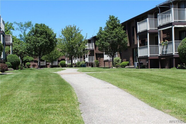 Foto del edificio - 3948 Ridge Lea Rd