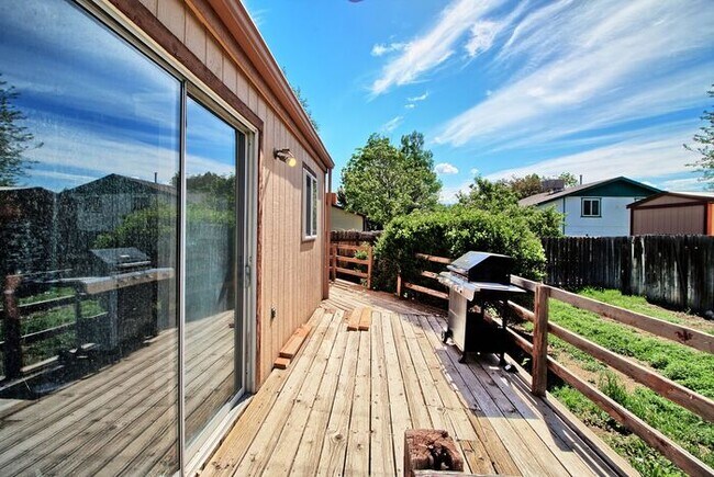 Building Photo - Cozy, Remodeled Gem with Spacious Backyard – Your Perfect Rental Home!