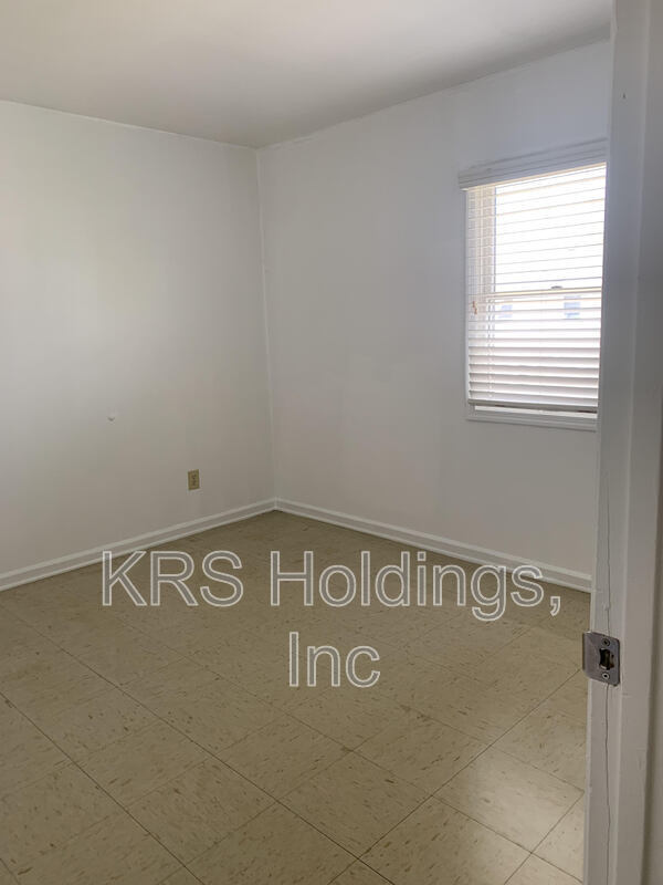 Building Photo - 390 Hercules Ct