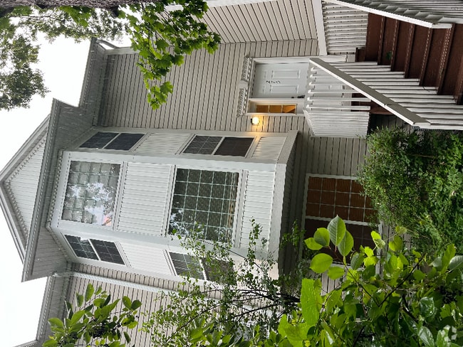 Building Photo - 275 W Whispering Oaks Ln