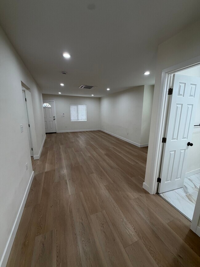 Foto del edificio - 3687 44th St
