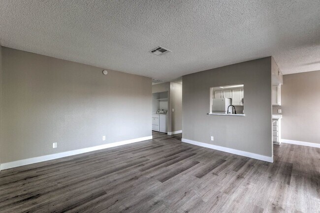 Foto del edificio - 4571 Carriage Park Dr