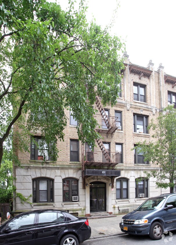 Foto del edificio - Court Robert