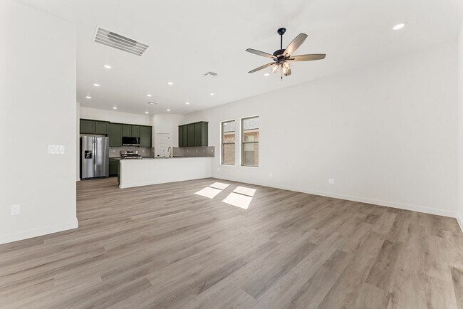 Foto del edificio - 2033 Gulf Pr Ln