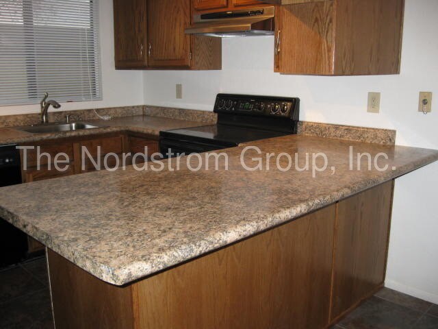 Foto del edificio - Grant/SIlverbell-2457 N Ironwood Ridge Drive