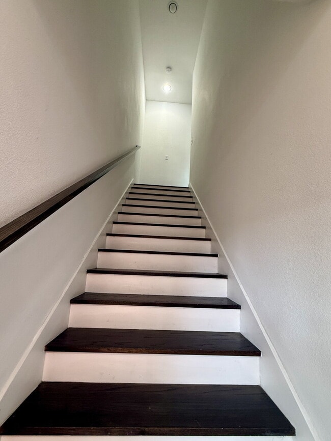 Building Photo - 4211 Delano Pl