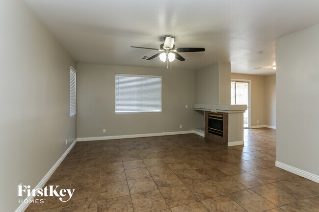 Building Photo - 8912 Chenin Ave