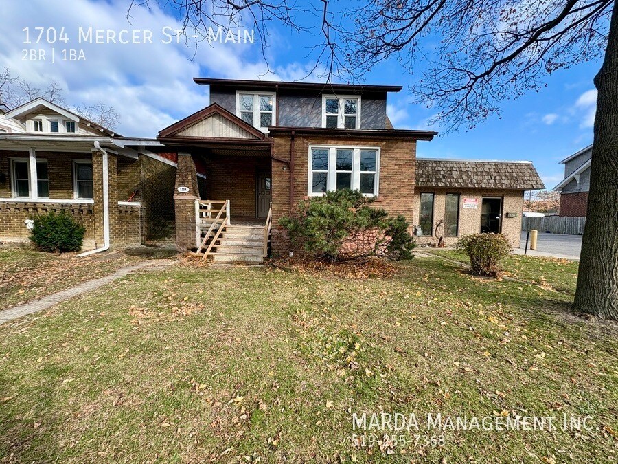 Primary Photo - CHARMING 2BED/1BATH MAIN FLOOR IN CENTRAL ...