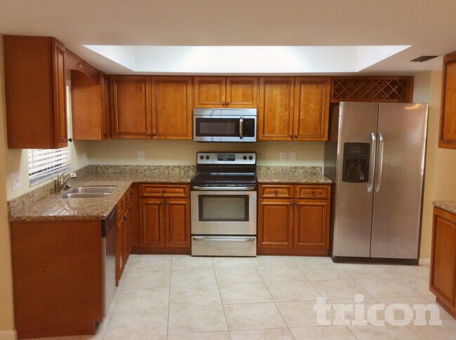 Foto del edificio - 4111 Sand Lake Ct