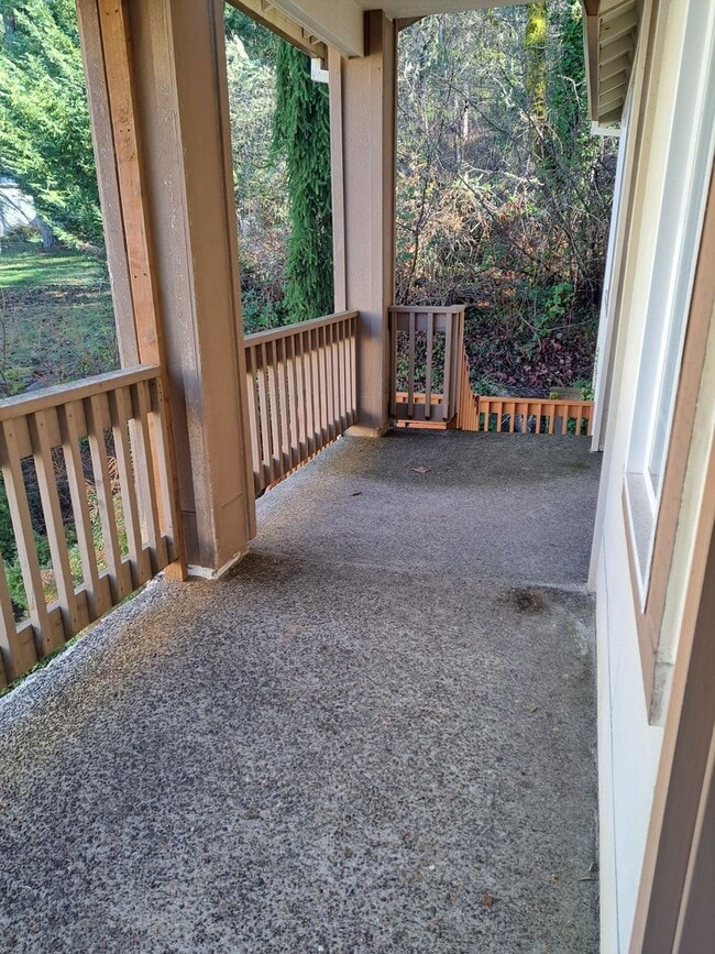 Foto del edificio - Secluded 5 bedroom Amazing Views Green Space