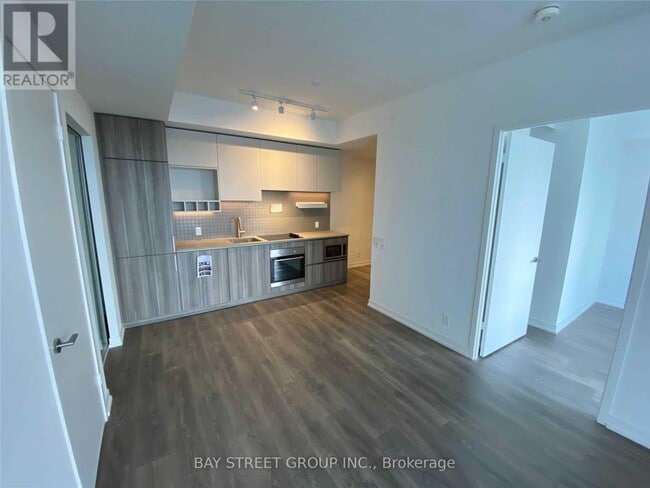 Building Photo - 5 Buttermill Ave.