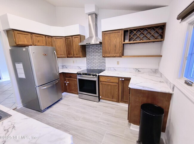 Building Photo - 13636 Capistrano Dr S