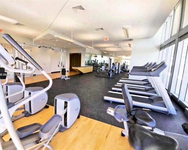 Foto del edificio - 79 SW 12th St