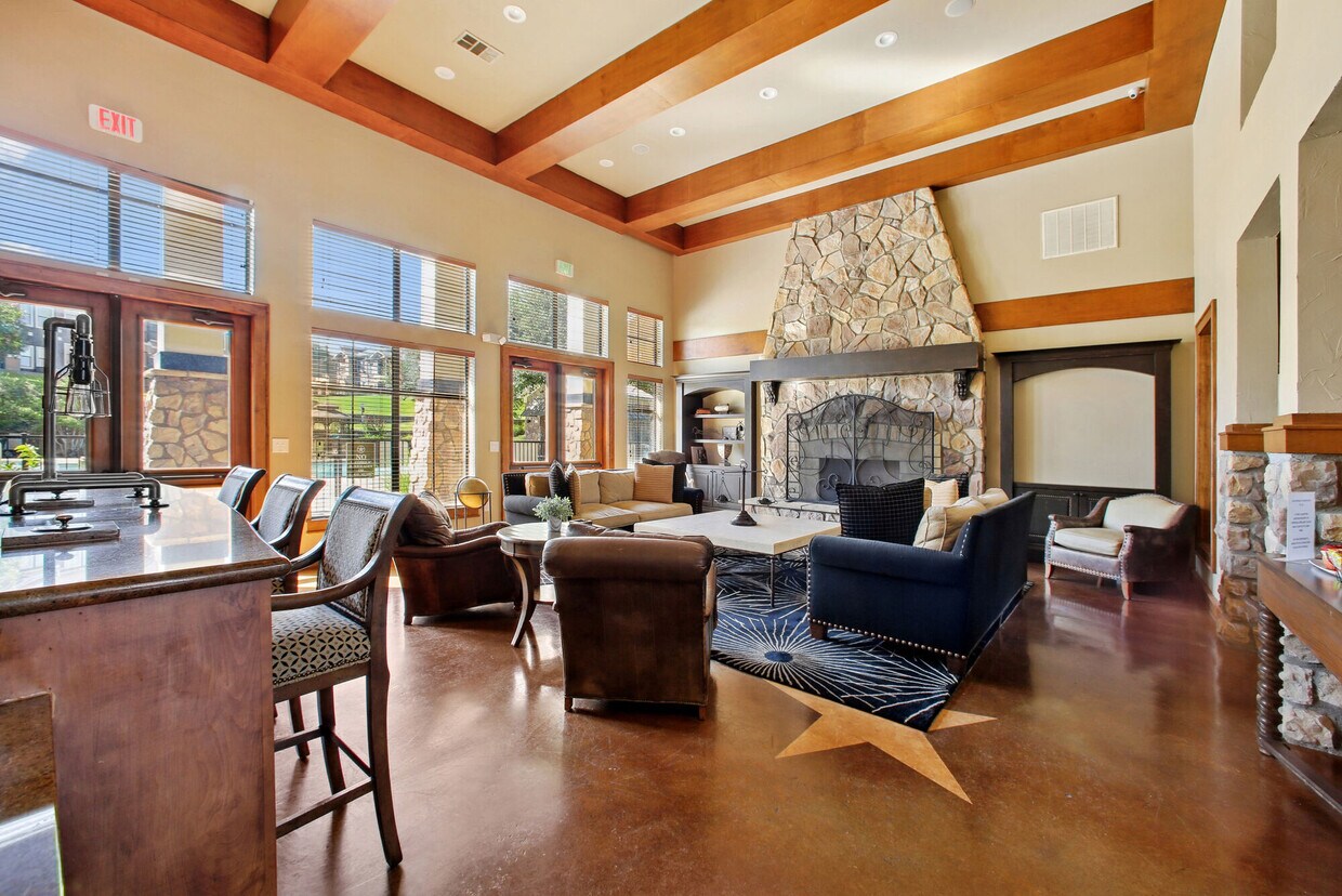 The Residences Of Holland Lake - 1650 Holland Lake Dr Weatherford