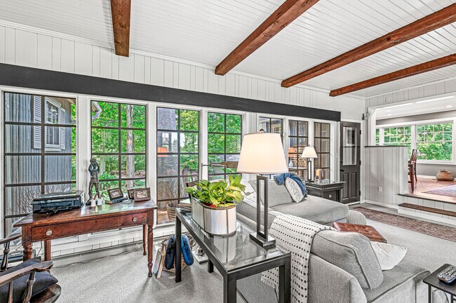 Foto del edificio - 125 Woodland Ln