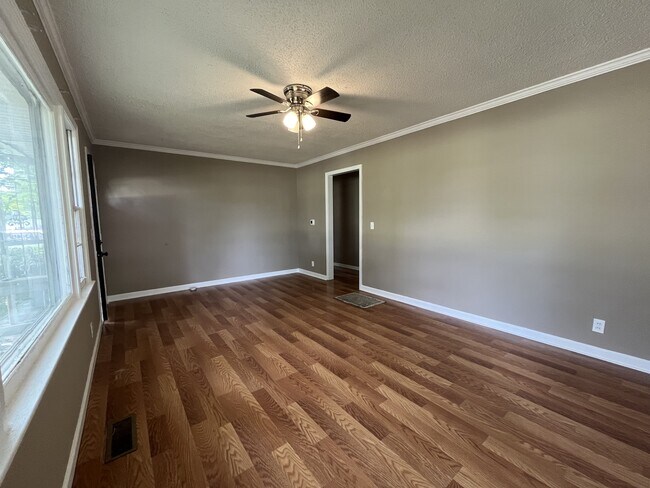 Foto del edificio - 438 Lennanwood Ave