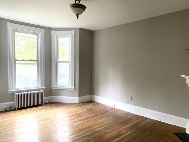 Building Photo - 318 Brookline St