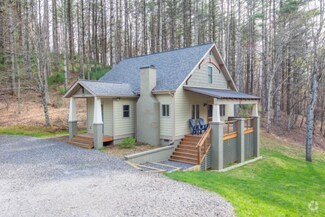 Building Photo - 302 Parkway Dr