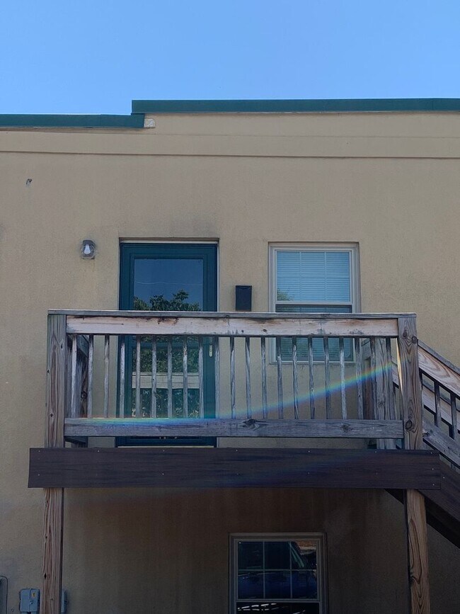 Foto del edificio - 526 E Main St