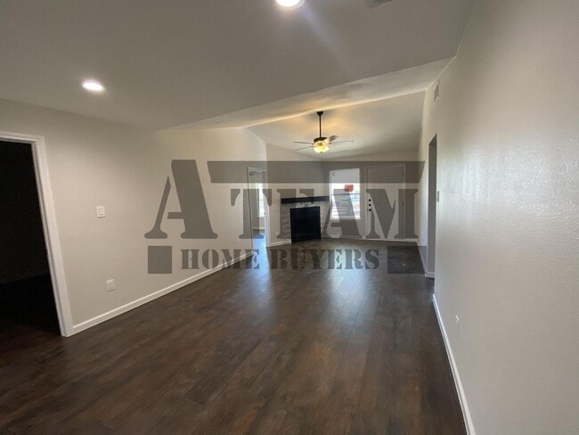 Building Photo - 4 Bedroom 2 Bathroom home for rent!