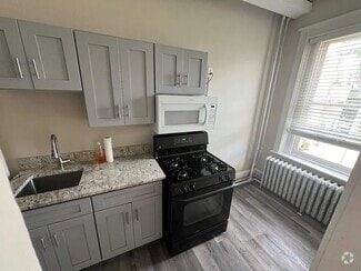 Building Photo - 703 Newington Ave