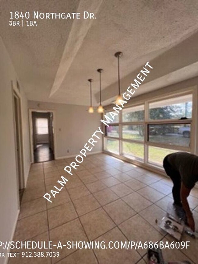 Foto del edificio - Price Drop! - 3 Bedroom Home for Rent plus...