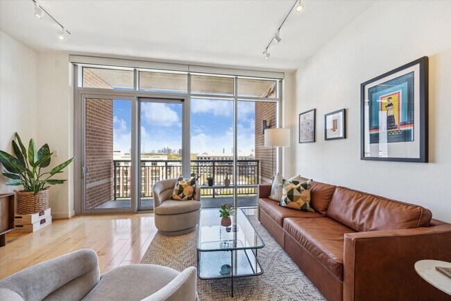 Foto del edificio - 2207 Bancroft Ln