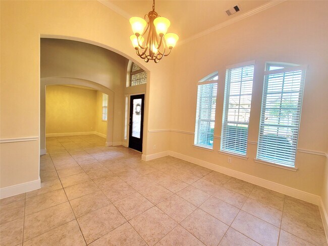 Foto del edificio - 5822 Crawford Hill Ln