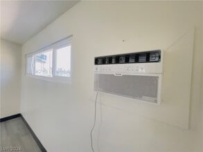 Building Photo - 2317 Santa Rita Dr