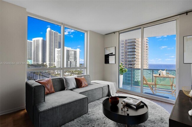 Foto del edificio - 1945 S Ocean Dr