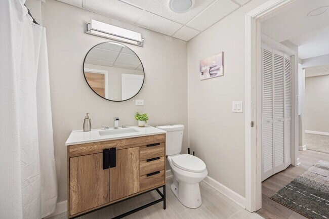 Foto del edificio - 22051 W Taylor Rd