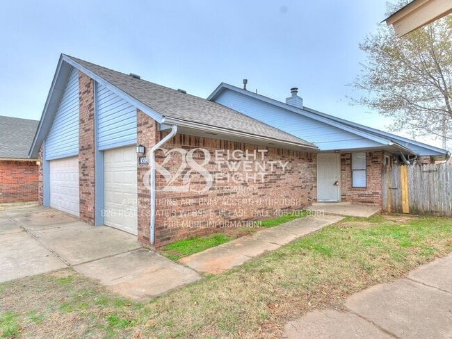 Photo - Now Touring & Available for Move in! 3 Bed/1.5 Bath Duplex in West Norman! House