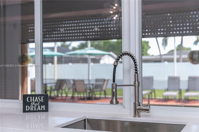 Building Photo - 4326 Jackson St