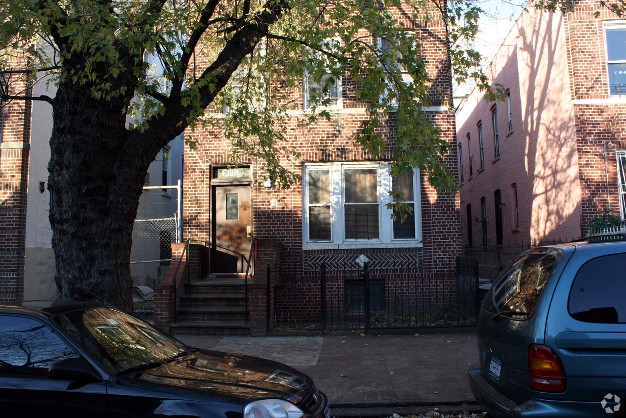 Foto del edificio - 1011 Longfellow Ave