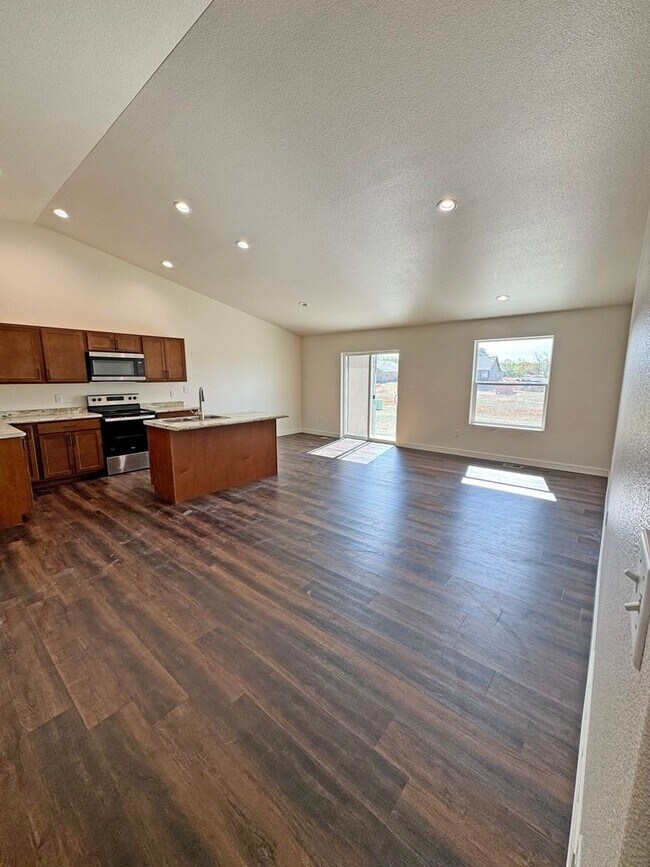 Foto del edificio - Spacious 3 Bed 2Bath Unit located in Puebl...