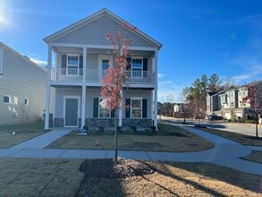 Building Photo - 302 King Closer Dr