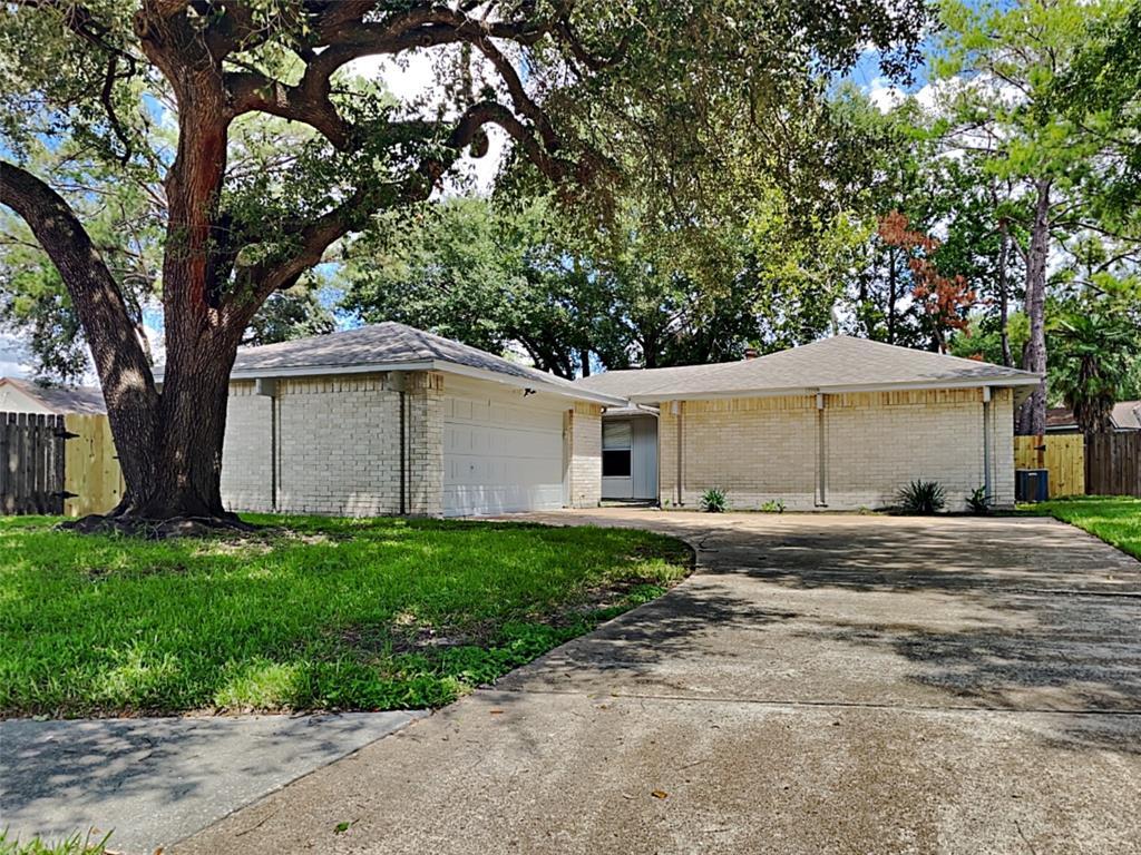 Primary Photo - 13306 Wimbledon Oaks Dr