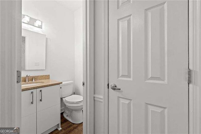 Building Photo - 407 Bridle Path